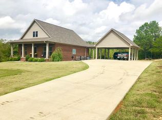 101 Camberwell Dr, Killen, AL 35645