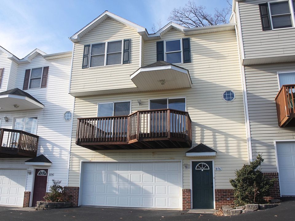 1st image of 876 Camelot Ln
