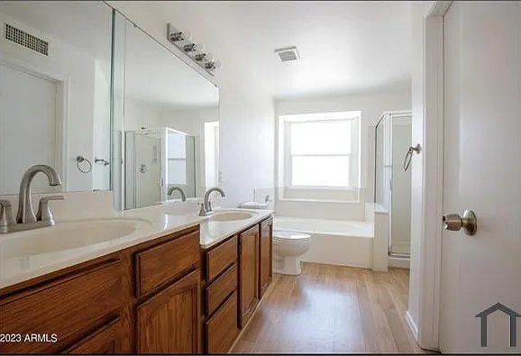 1925 E Rockwood Dr #1 — Photo 7