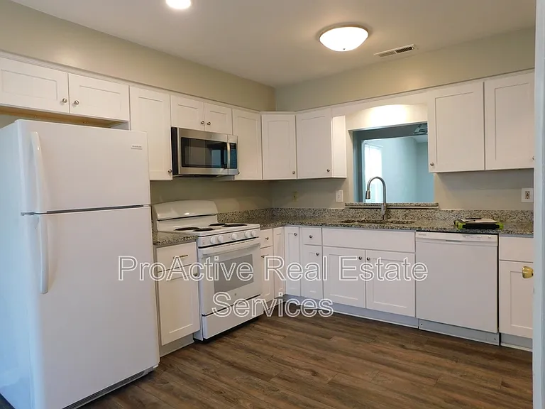 1433 Drumheller Dr — Photo 13