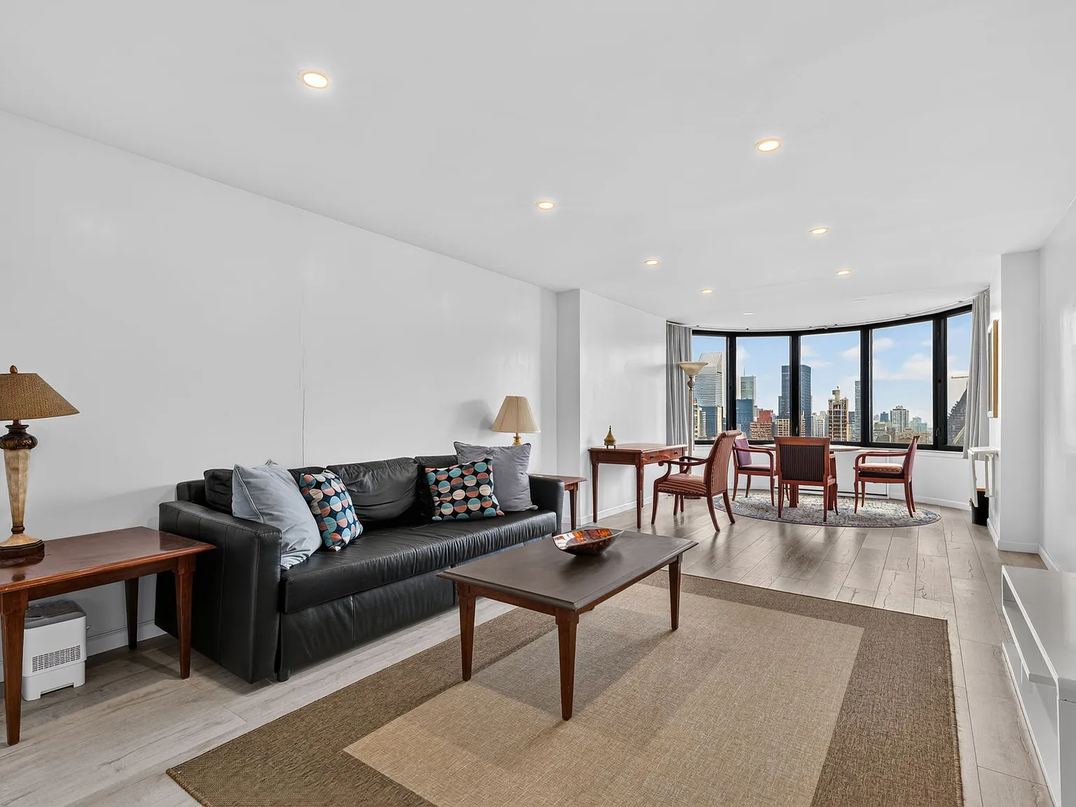 330 East 38th Street — Photo 2