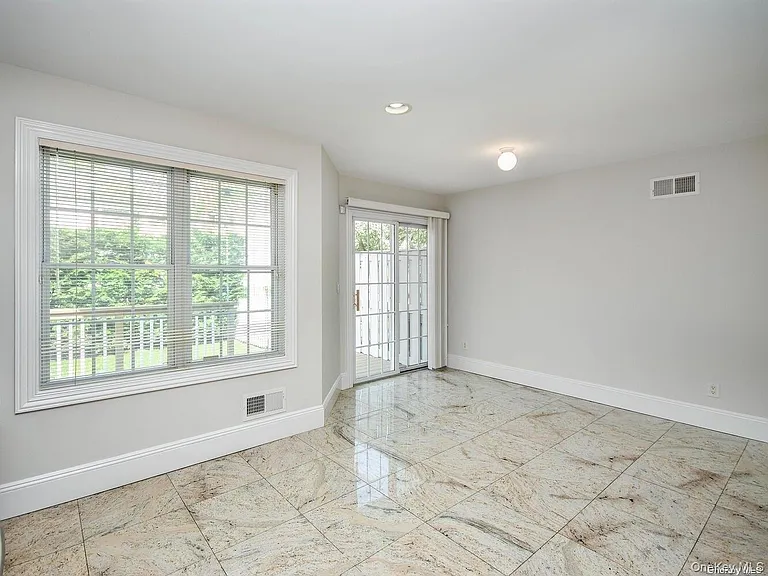 51 Inwood Rd #B — Photo 12