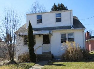 608 Ruskin Ln, Yeadon, PA 19050