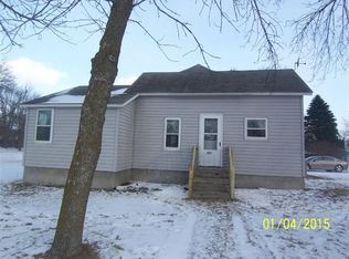607 7th St N, Olivia, MN 56277