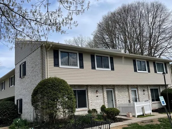 301 Village Walk #301, Exton, PA 19341