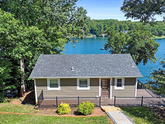 2nd image of 780 Long Island Dr