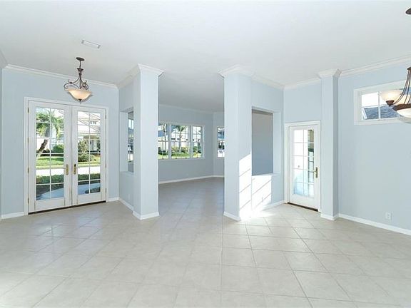4th image of 4746 Pinnacle Dr