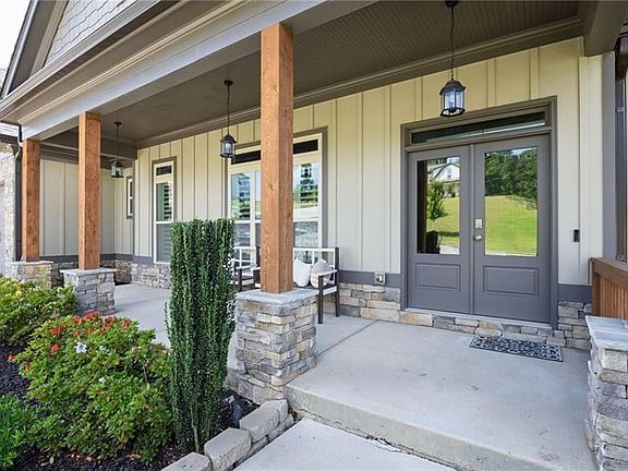 5th image of 61 Roberson Dr