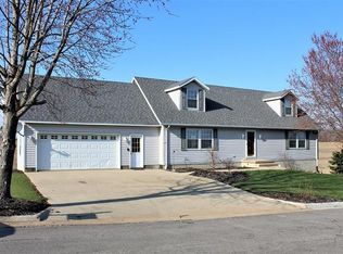 800 Sunset Dr, Morrison, IL 61270