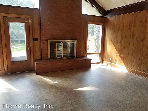 2nd image of 1405 Pinehaven Dr