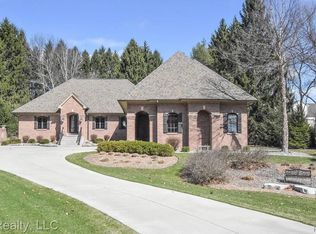 4525 Mapleton Dr, Howell, MI 48843