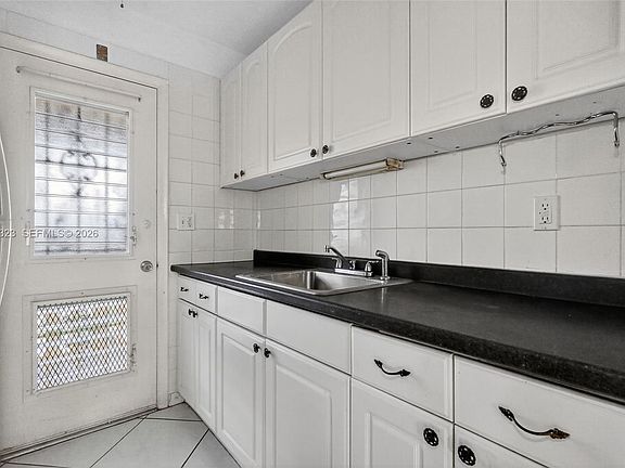 5th image of 16750 NE 14th Ave APT 310