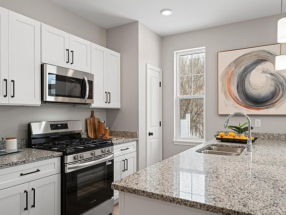 5th image of 1567 Meadowview COURT