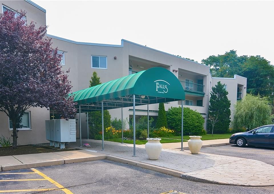 1st image of 31 Devereux St APT 302