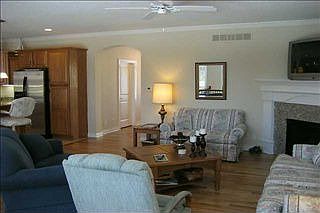 4th image of 609 Eagle Way