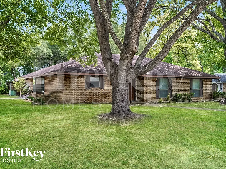 222 Creekwood Ct — Photo 2