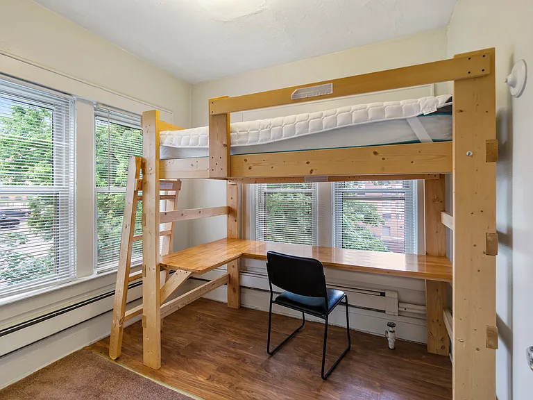 502 University Avenue — Photo 15
