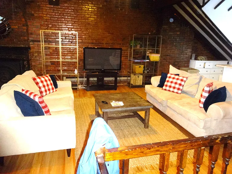 447 W Broadway #3 — Photo 5