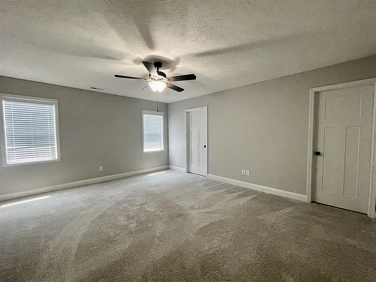80 Lakeview Dr E — Photo 13