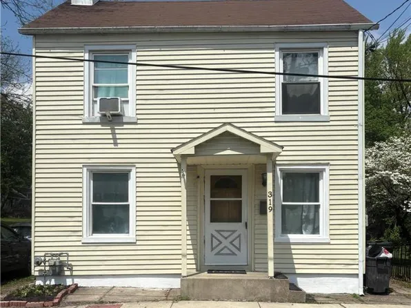 319 Green St, Bath, PA 18014