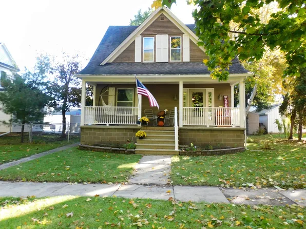 505 S 5th St, Oregon, IL 61061