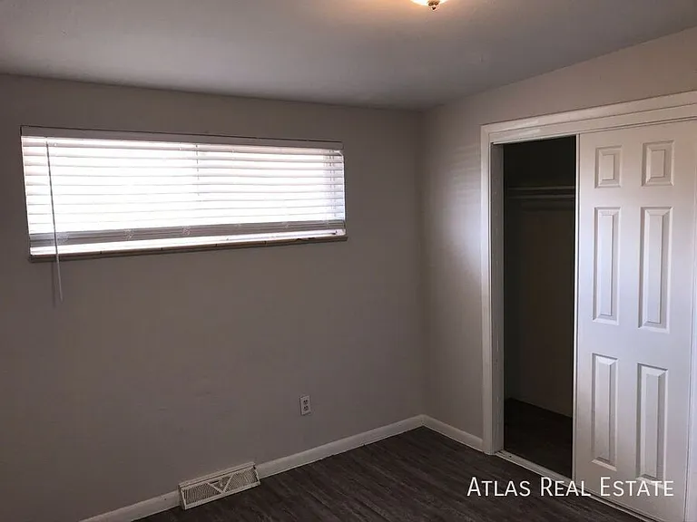 4425 N Elizabeth St — Photo 9