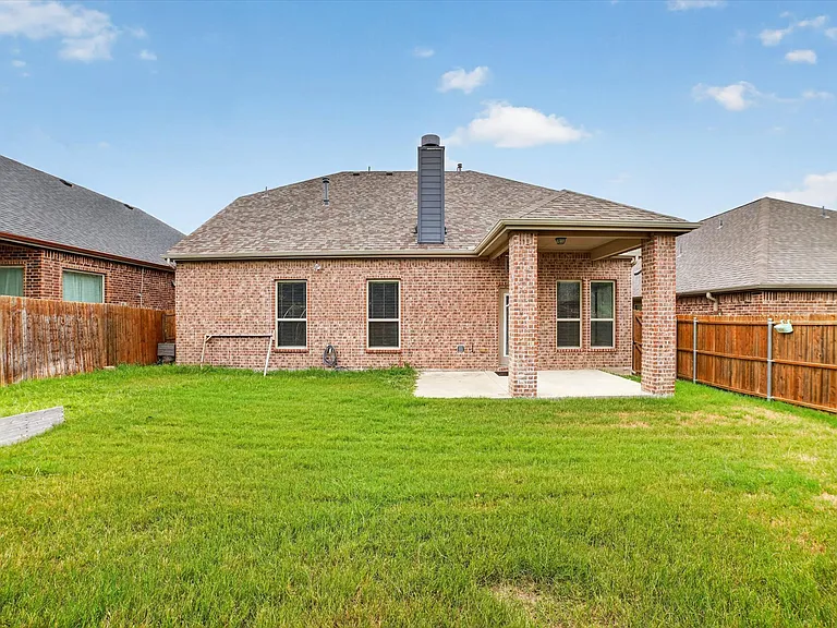10712 Troutt Dr — Photo 30