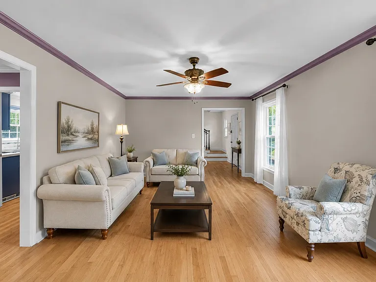 5048 Maplewood Dr — Photo 2