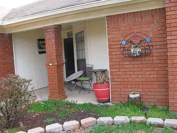 5th image of 806 Crystal Creek Ln