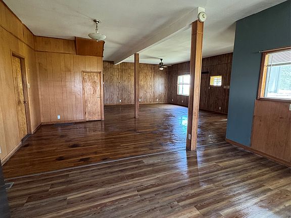 2nd image of 223 W Bolinger Rd