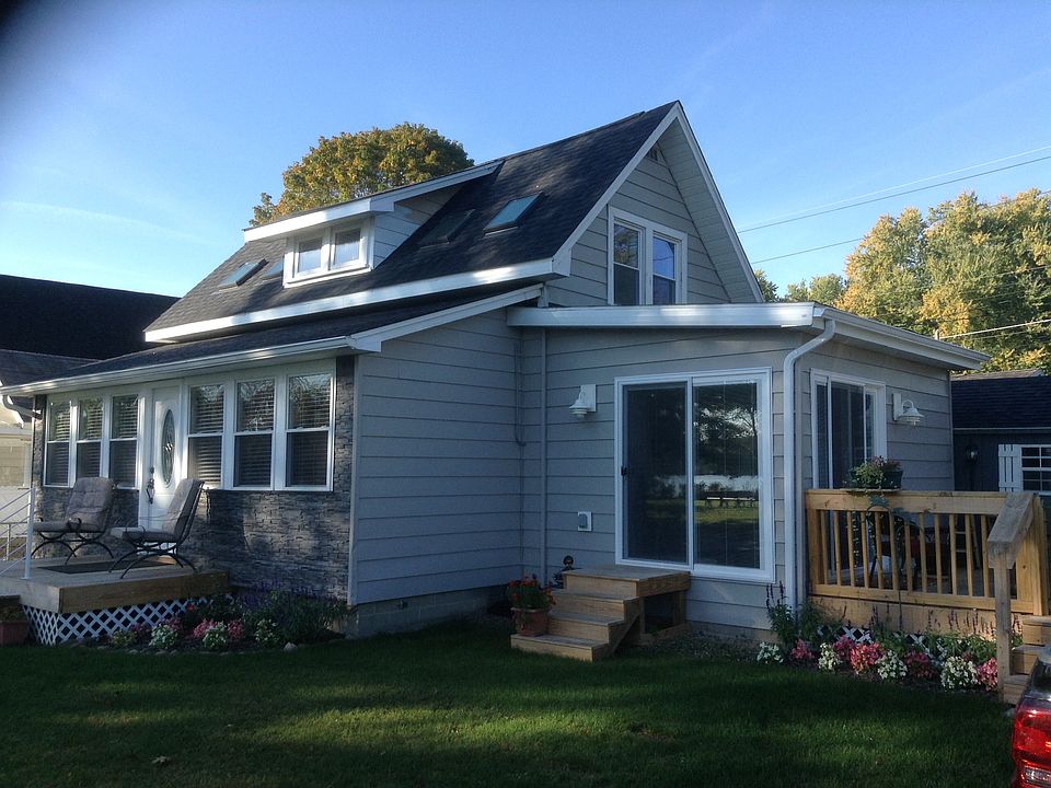 2nd image of 405 Lakeside Dr