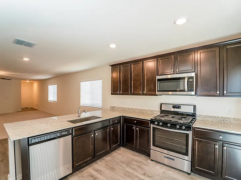 12835 N Peony Dr — Photo 7
