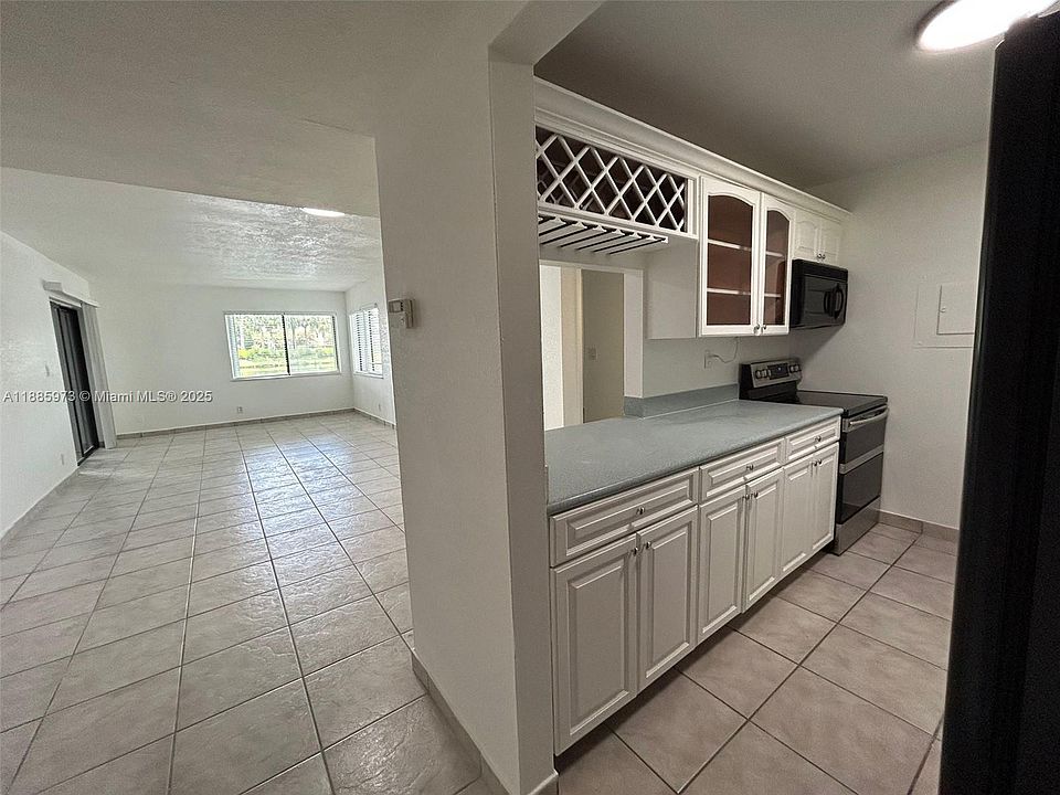 1st image of 153 Lakeview Dr