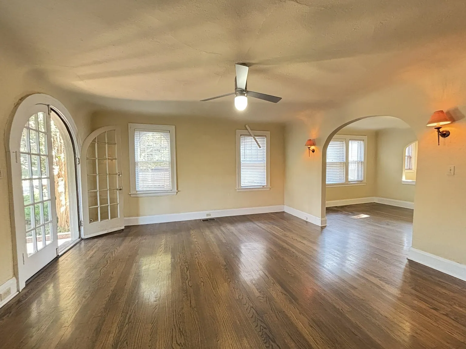 3 bed, 1.5 bath, 1727 sqft, $1,725 — Photo 3