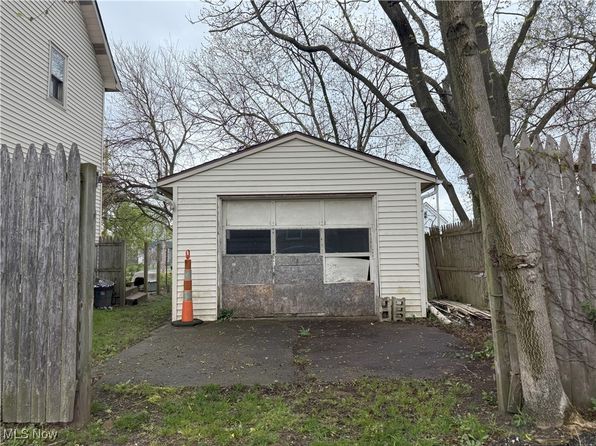 Weiler Ct NE, Canton, OH 44704