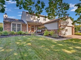 2326 Cumberland Rd, Rochester Hills, MI 48307