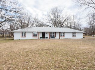 7033 E Battenfield Dr, Claremore, OK 74019