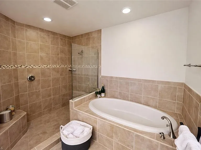2547 Marquesa Royale Ln #3201 — Photo 17