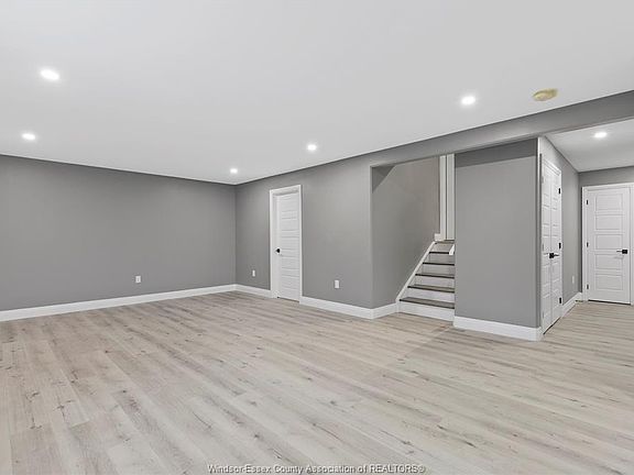 4th image of 302B Kempt St