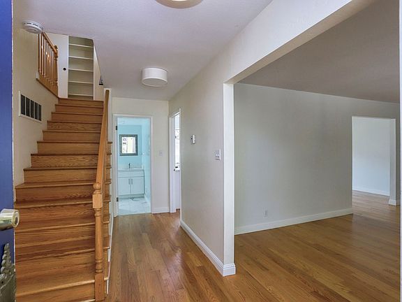3rd image of 264 W Oakwood Blvd Unit B