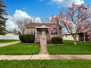 133 Hickory Dr, Troy, MI 48083