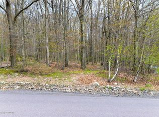 1 Dale Dr, Mountain Top, PA 18707
