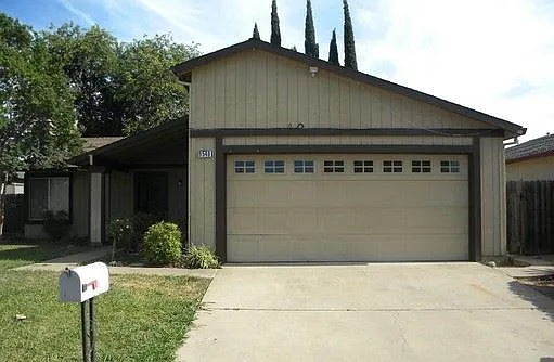 9540 Mirandy Dr photo 1