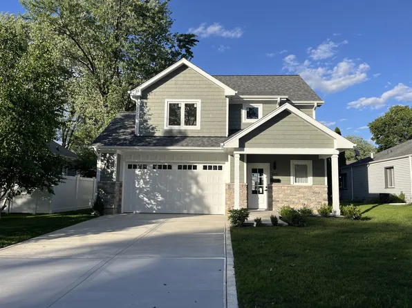 416 S 12th Ave, St Charles, IL 60174