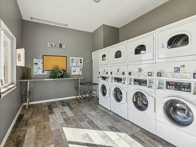 31-web-or-mls-James Ave-027