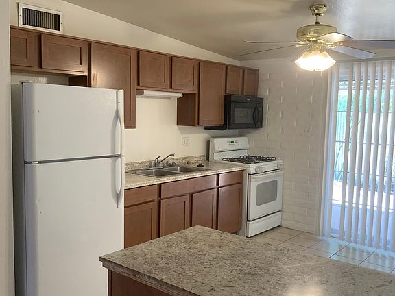 4th image of 2842 N Eastgate Dr