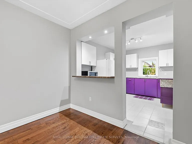 196 Ray St N — Photo 7
