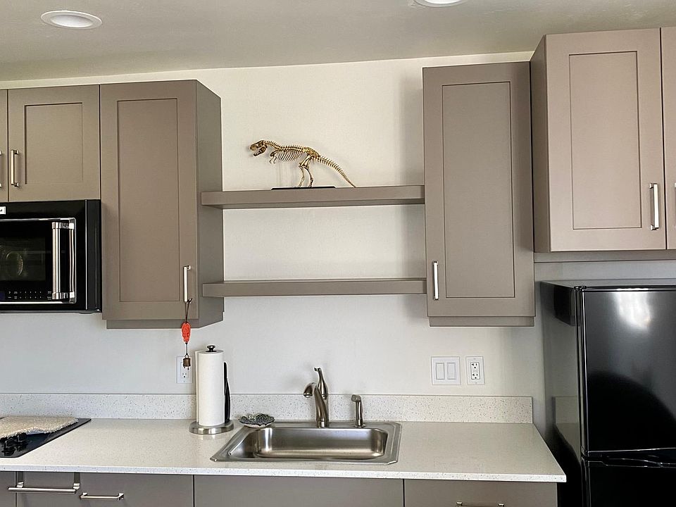 2nd image of 1225 Torrey Pines Rd