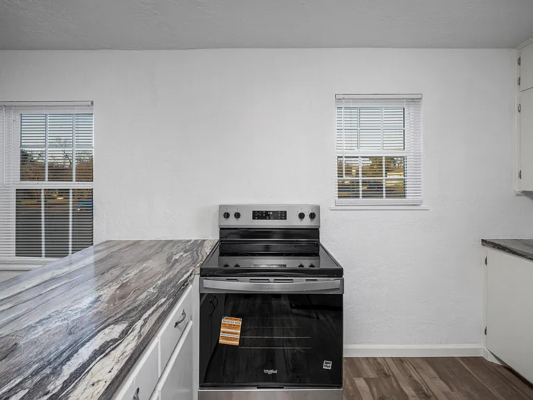 1702 NW Euclid Ave — Photo 7