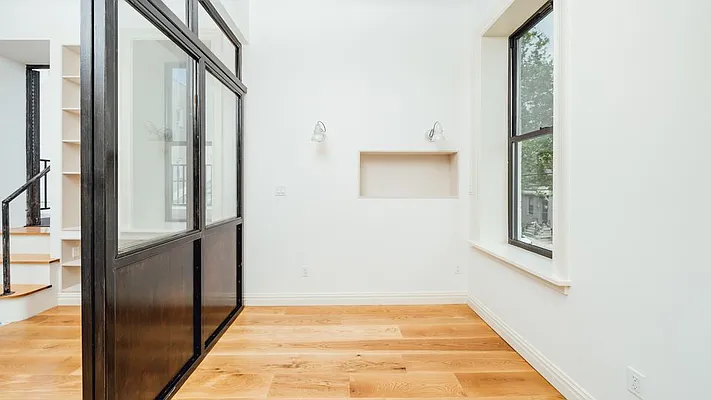 Rented by Nooklyn NYC LLC | media 13